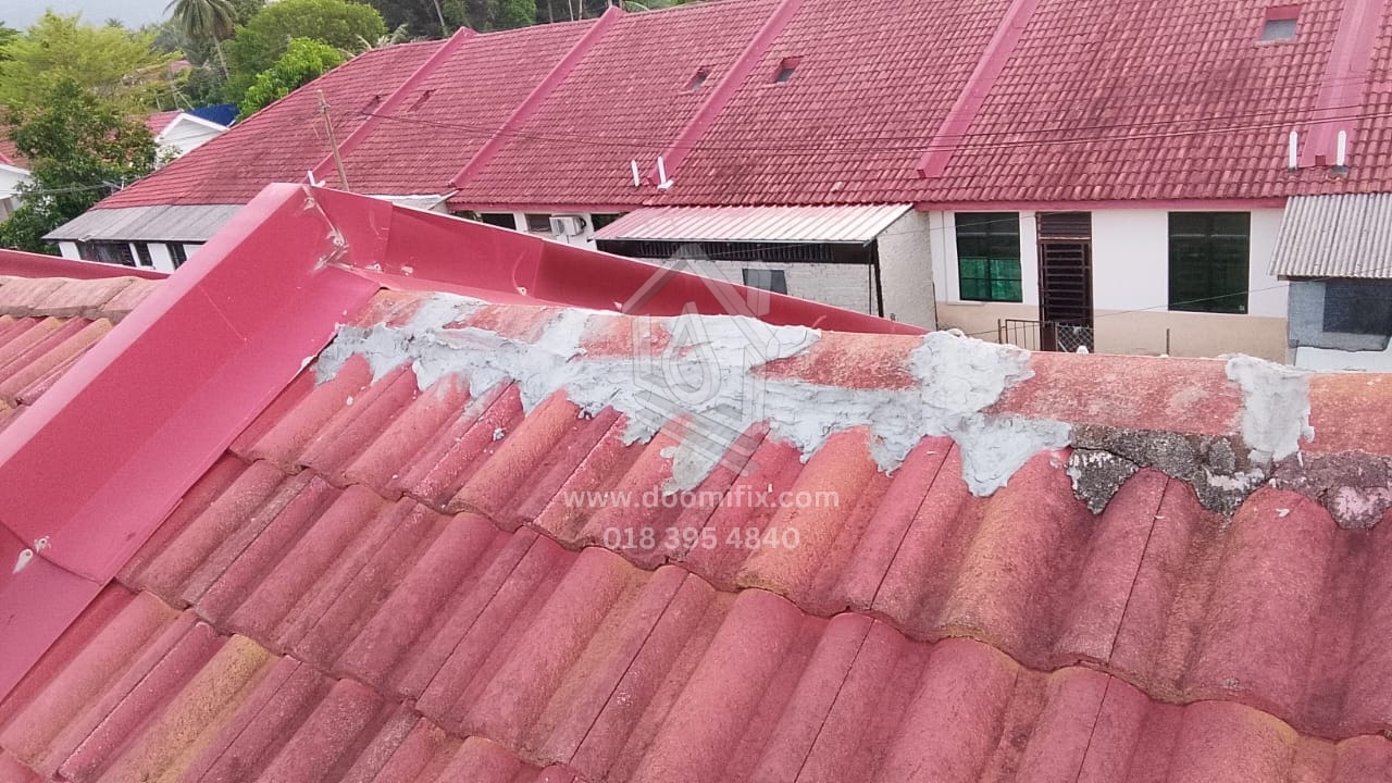 Image for Harini nak share sikit pasal common rumah problems macam leaking slab, pipe bocor, dan damaged roof ridge.