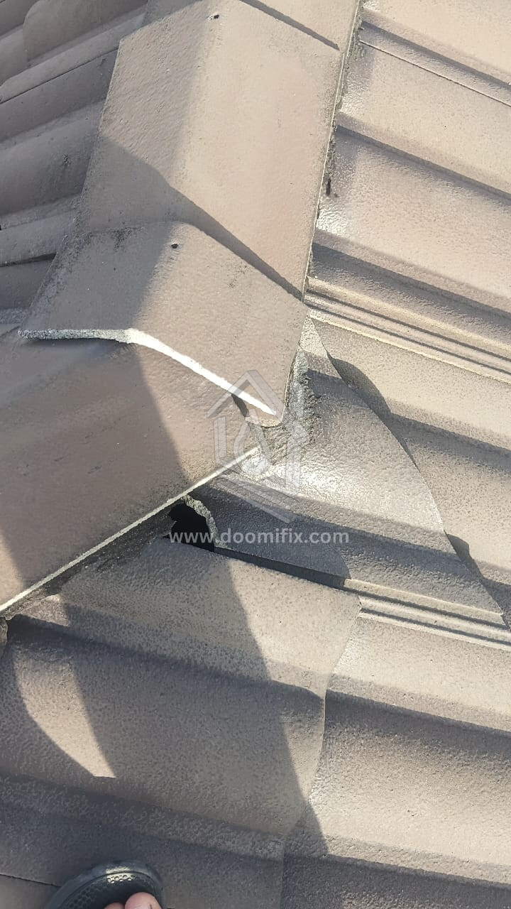 Image for Gambar-gambar ni adalah masalah rutin atap bocor yang menjadi antara penyebab punca utama yang selalu kami jumpa.. kalo dibiarkan, habislah struktur bumbung, siling rosak dsb..