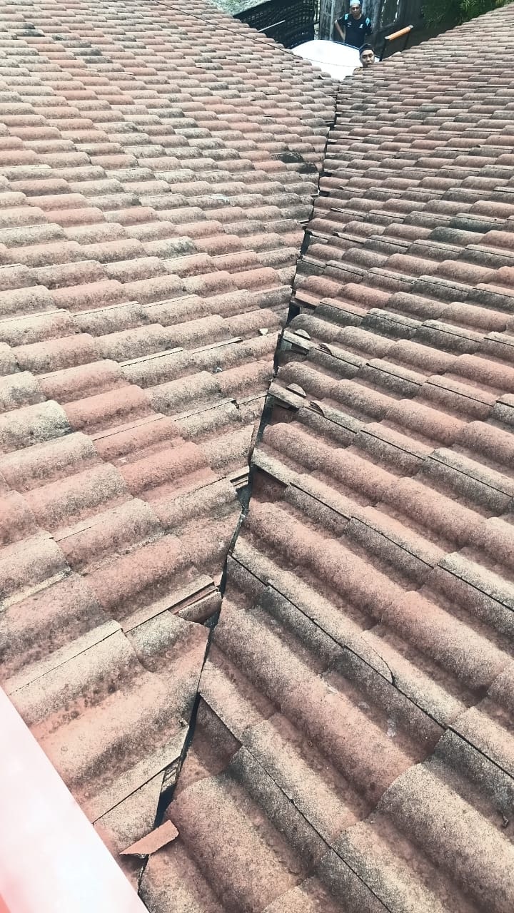 Image for Masalah Atap Bocor Dekat V-Gutter